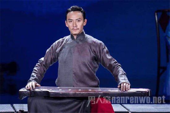 张震
