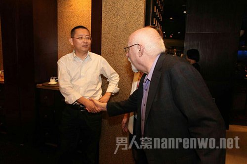 科技媒体人“莫博士”与乐视COO梁军的神秘对话