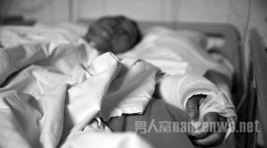 被烧伤的薛女士仍未脱离生命危险