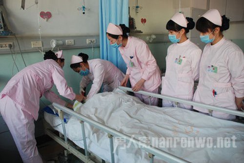 青岛12人吃西瓜中毒