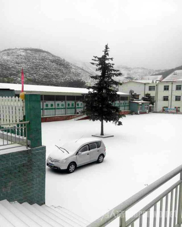 北京四月飘雪