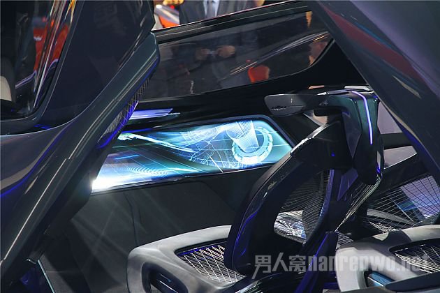 与车主智能设备无缝对接的未来智能汽车