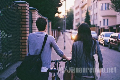 5个暧昧行为 其实女人对你没意思