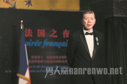 网友调侃：炮轰就连女神都不放过