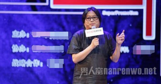 高晓松现身清华大学演讲 谈颜值显自卑