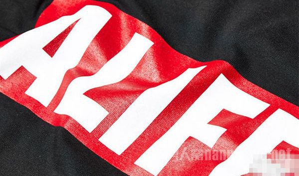 Logo Tee