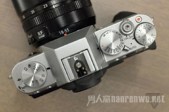 X-T10配备与X-T1同样的1600万像素