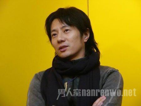 刘芸老公郑钧昔日长发照