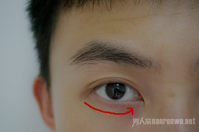 眼霜涂抹位置