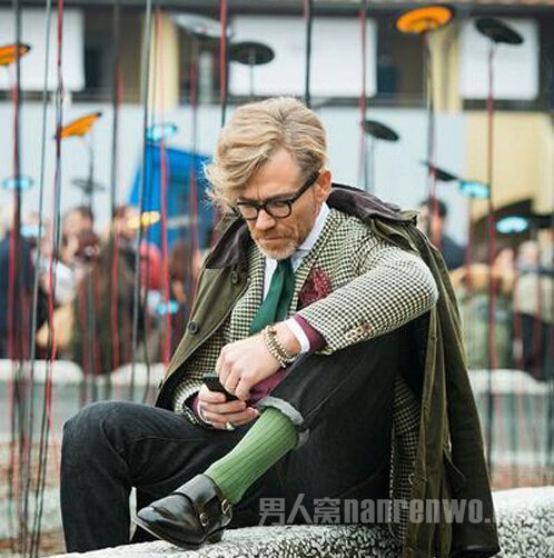 佛罗伦萨男装展场外潮人穿搭秀