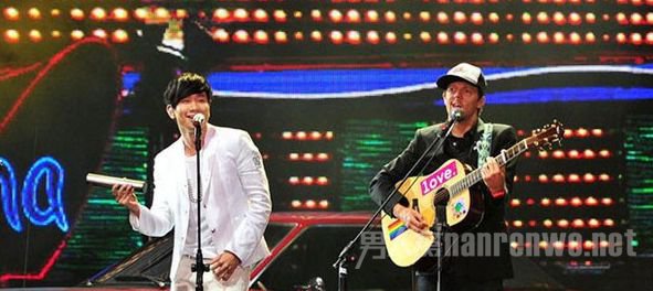 　林俊杰携手Jason Mraz登台表演