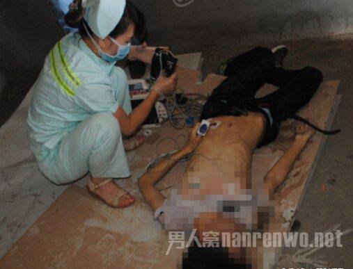 高考生玩撕名牌坠亡 葬送大好前景
