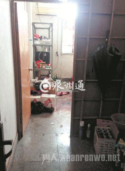 男子杀妻后割腕自杀