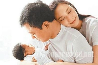 吴佩慈纪晓波一家三口