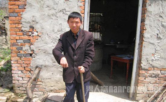 周小四手部有怪病