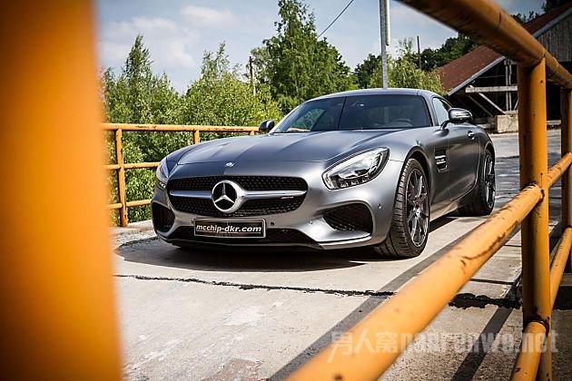��װ÷����˹-AMG GT������320����/Сʱ
