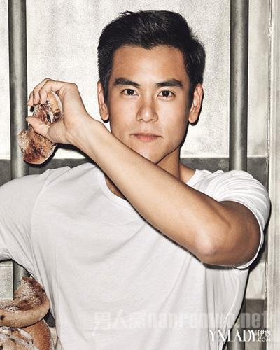 蓬松的帅气的潮男发型
