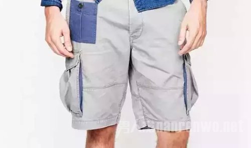 工装裤显得过时而不实用