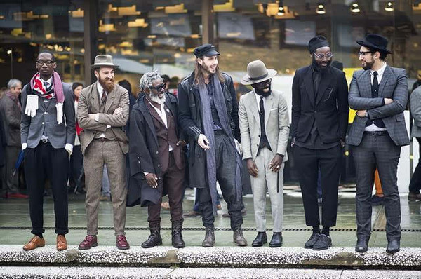 　　Pitti Uomo的秀场外