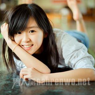 宋伊人五官精致