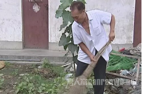 孙业龙，是枣庄市台儿庄泥沟镇东黄村的一名普通村民