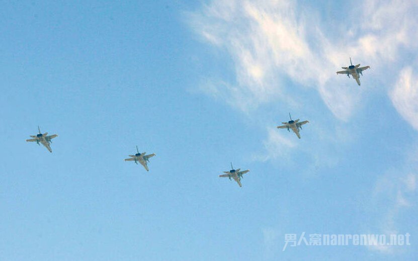楔形5机编队