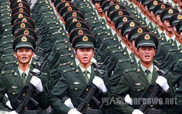 本次阅兵训练中的华南游击队彩排