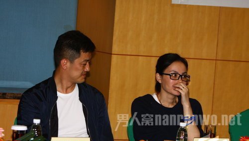 王菲发短信斥责李亚鹏真没用 天后对他也是很心寒的