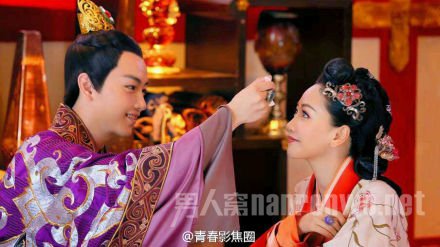 ����������