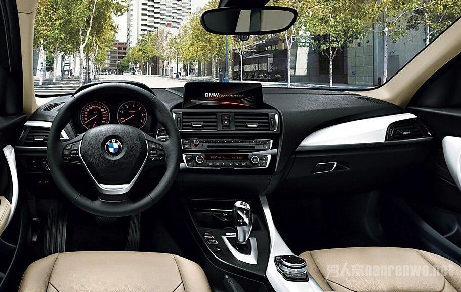 BMW118i Fashionista内部