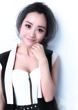 杨蓉整容后近照