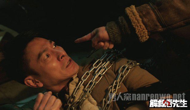 解救吾先生刘德华铁索负身