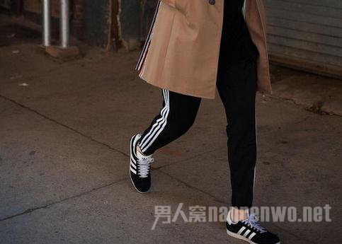 　男士休闲球鞋搭配运动裤