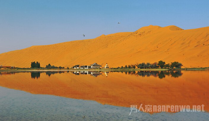 巴丹吉林沙漠美景 巴丹吉林沙漠美景