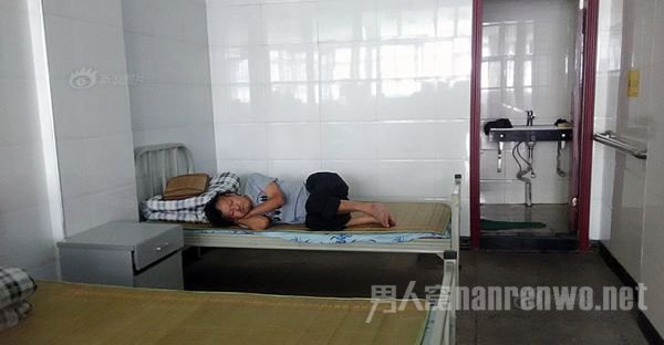 残疾男子被老板锁起来