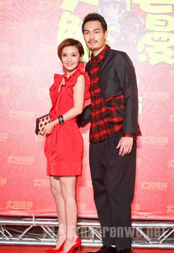 郭采洁和男友出席活动