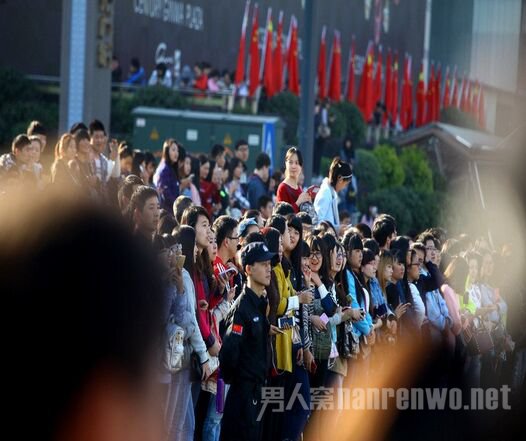 跑男西安录制引万名粉丝围观