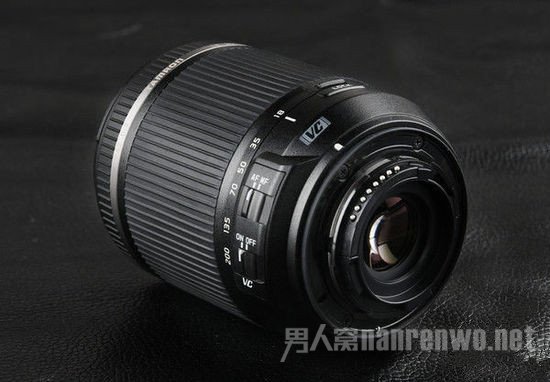 腾龙18-200mm F3.5-F6.3 Di II VC