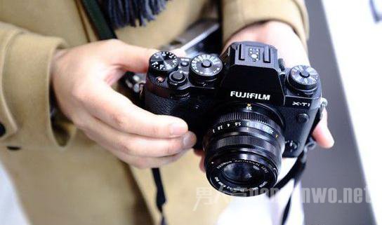   Ѿ35mm f/2չʾƷװX-T1ϣܿ¾ͷǽΪСɵ