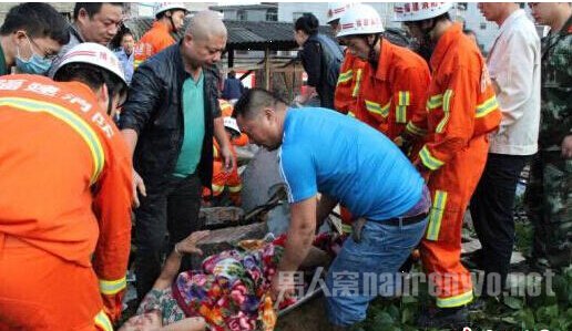 消防官兵救出林依姆