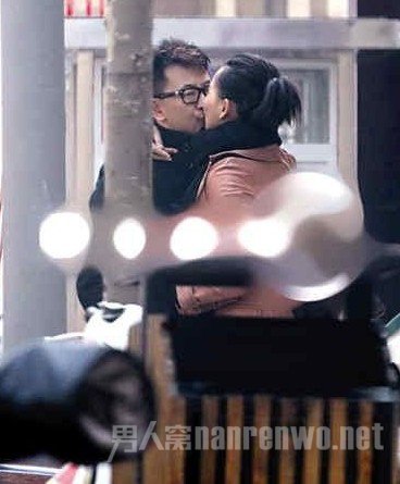 莫小棋黄海波激吻