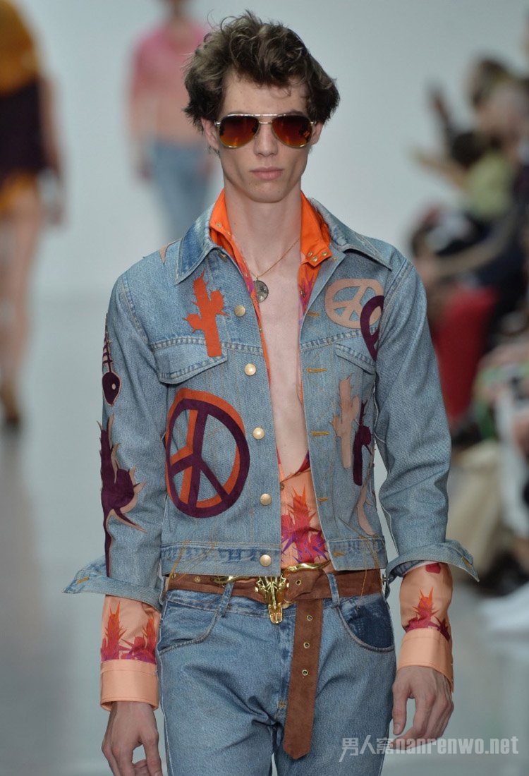 　　Katie Eary spring/summer 2015