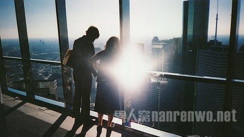适当的幽默玩笑和适时的小争吵也是感情的调味剂