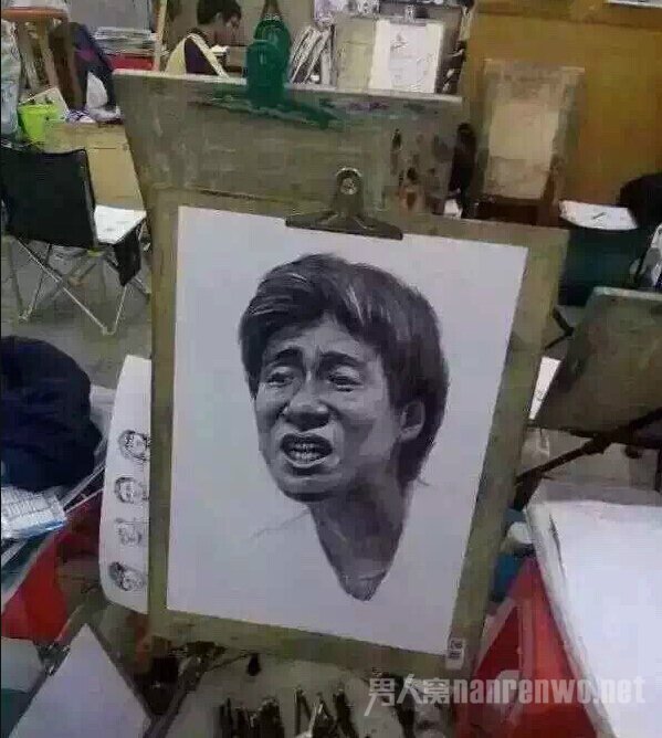 看着这张画总觉得耳边有人在叫我吃屎……