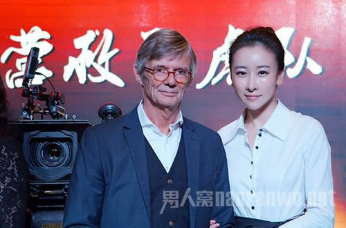 毛俊杰合影
