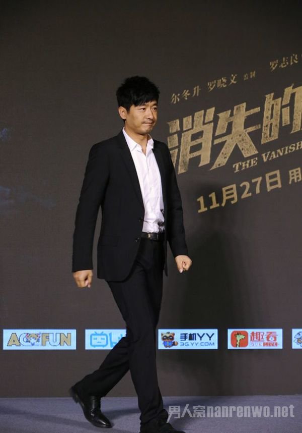 郭晓冬帅气亮相