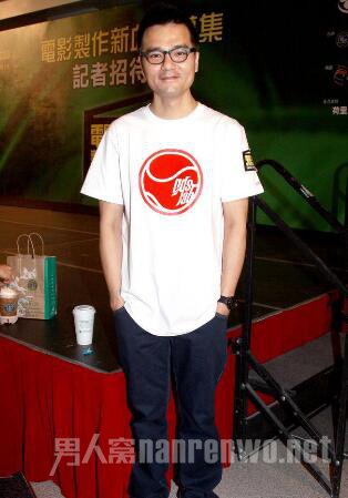 林家栋休闲装亮相