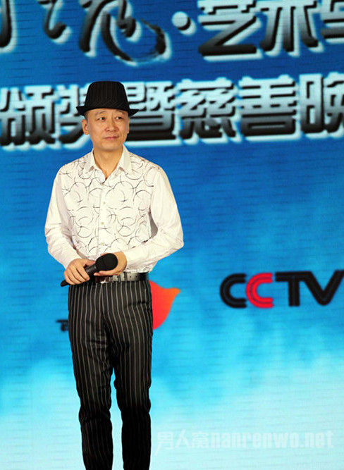 胡明唱歌