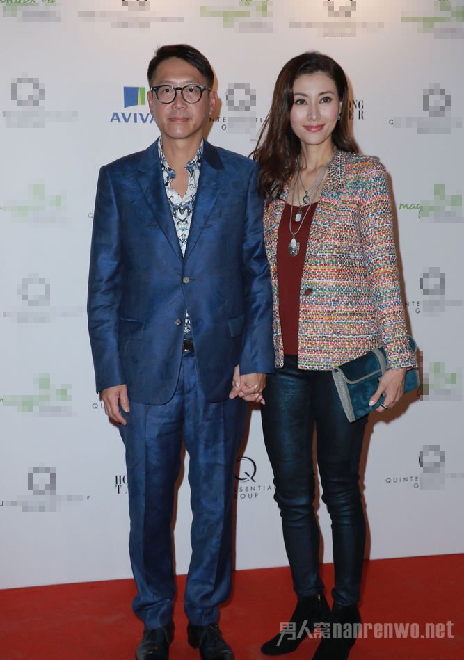 李嘉欣许晋亨一同现身圣诞活动