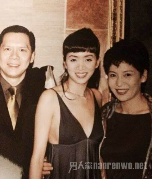 向华强夫妇和梅艳芳合照